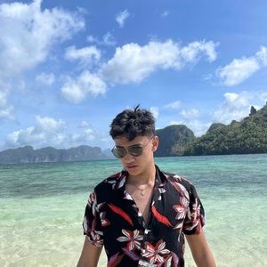 Meet your Posher, Paul andrei